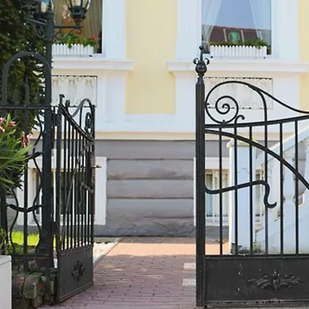 Berliner Hof Hotel 3*